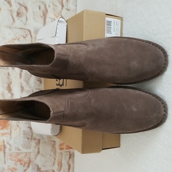 New UGG Bandara Ankle Bootie - Picture 7 of 10